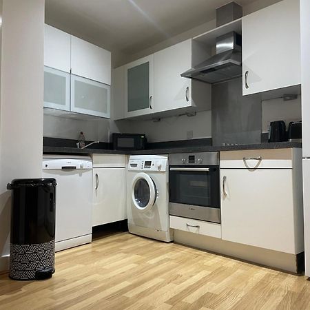 Entire Town Centre 2 Bedroom Apartment Very Close To Beach Bournemouth Zewnętrze zdjęcie